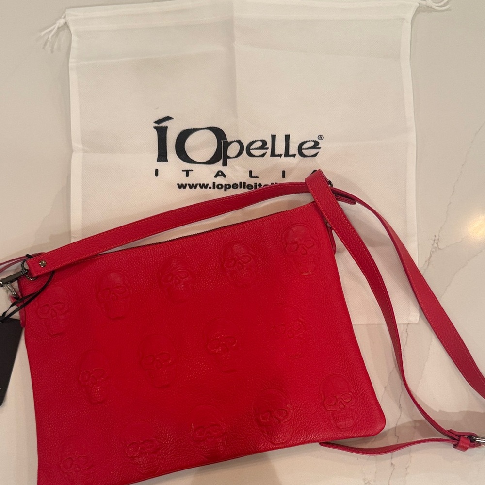 ÍO Pelle Red Embossed Skull Crossbody Bag - Picture 2 of 4